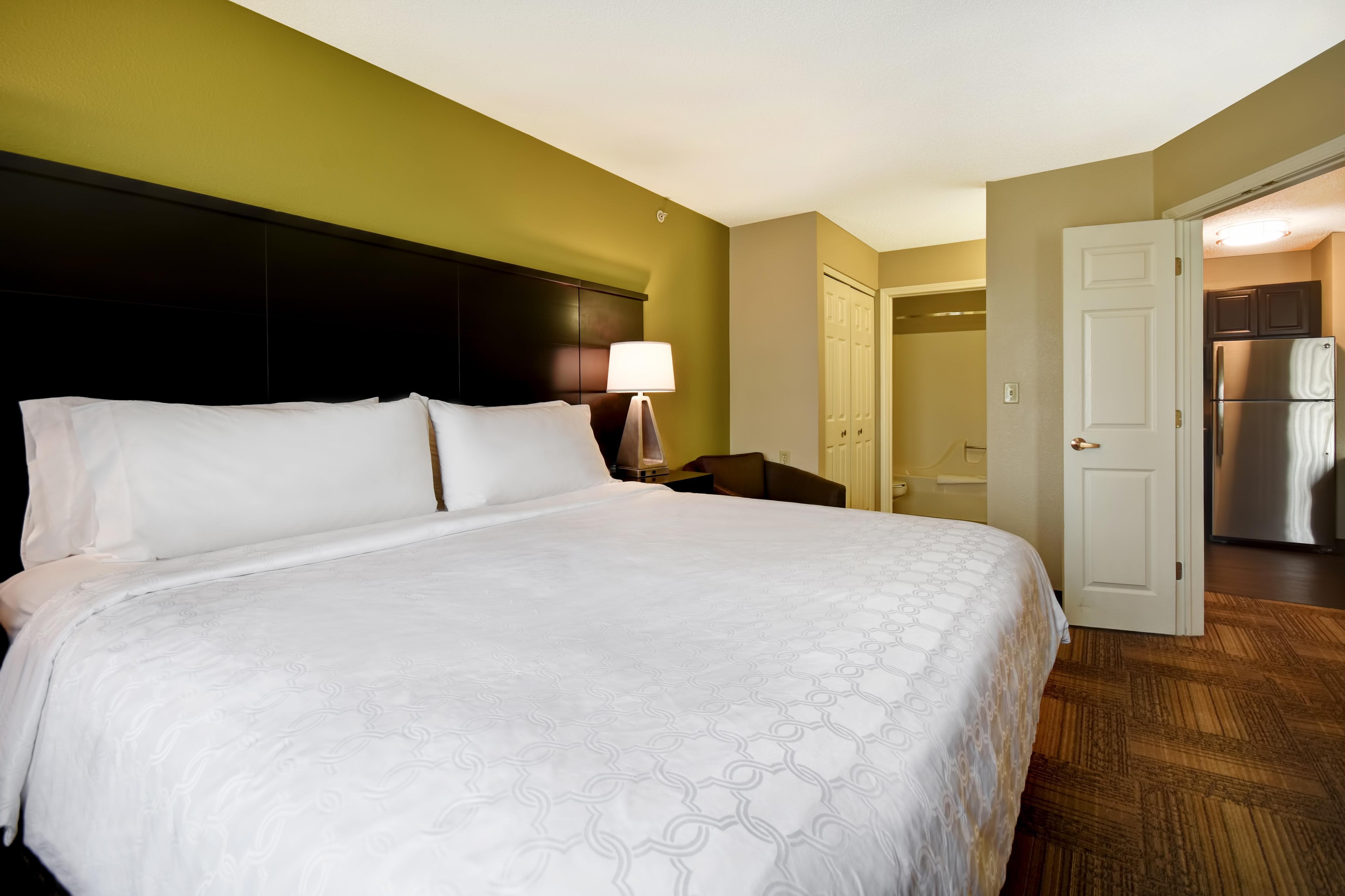 Staybridge Suites Grand Rapids-Kentwood By Ihg Cascade Exterior photo