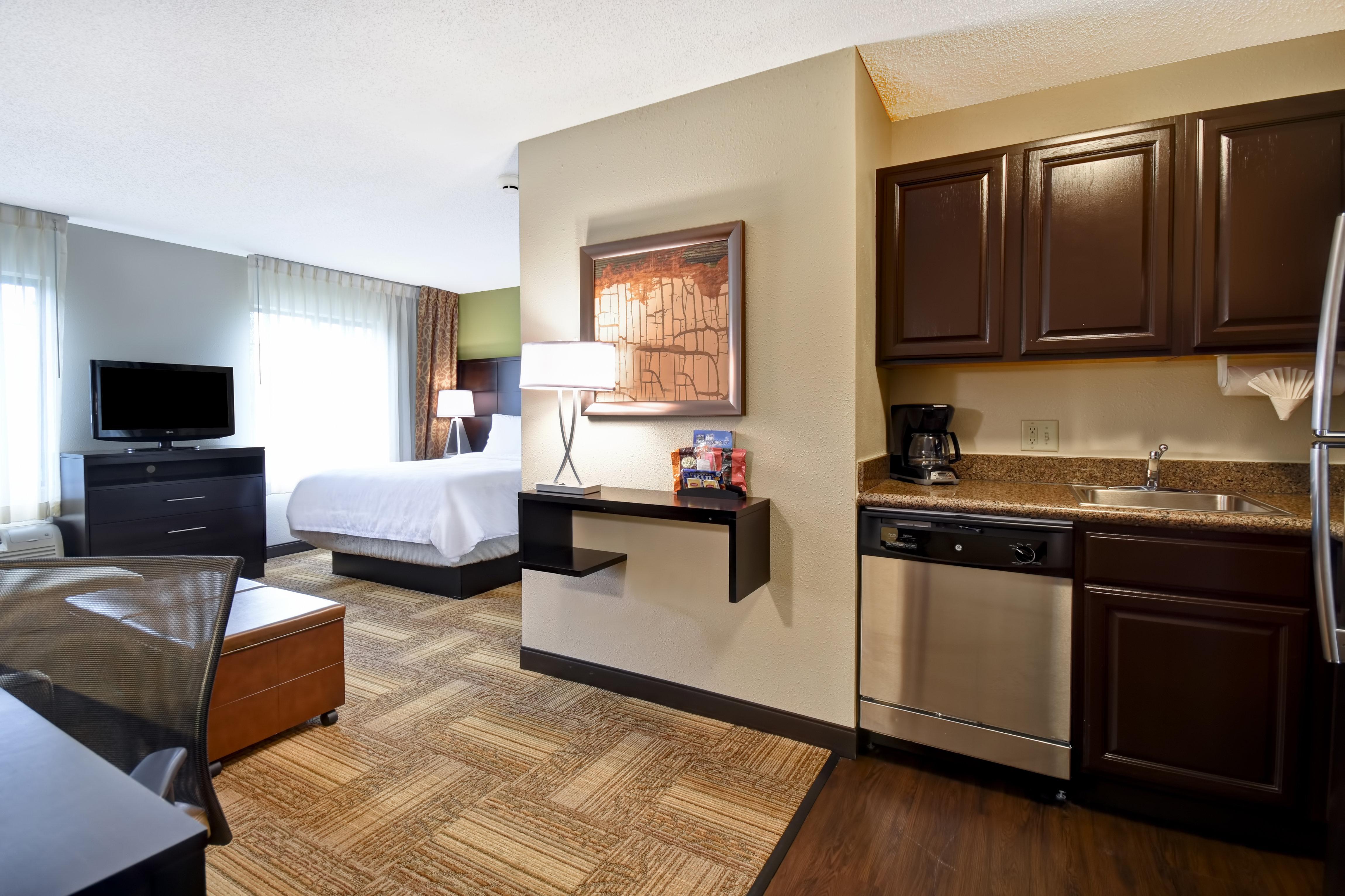 Staybridge Suites Grand Rapids-Kentwood By Ihg Cascade Exterior photo