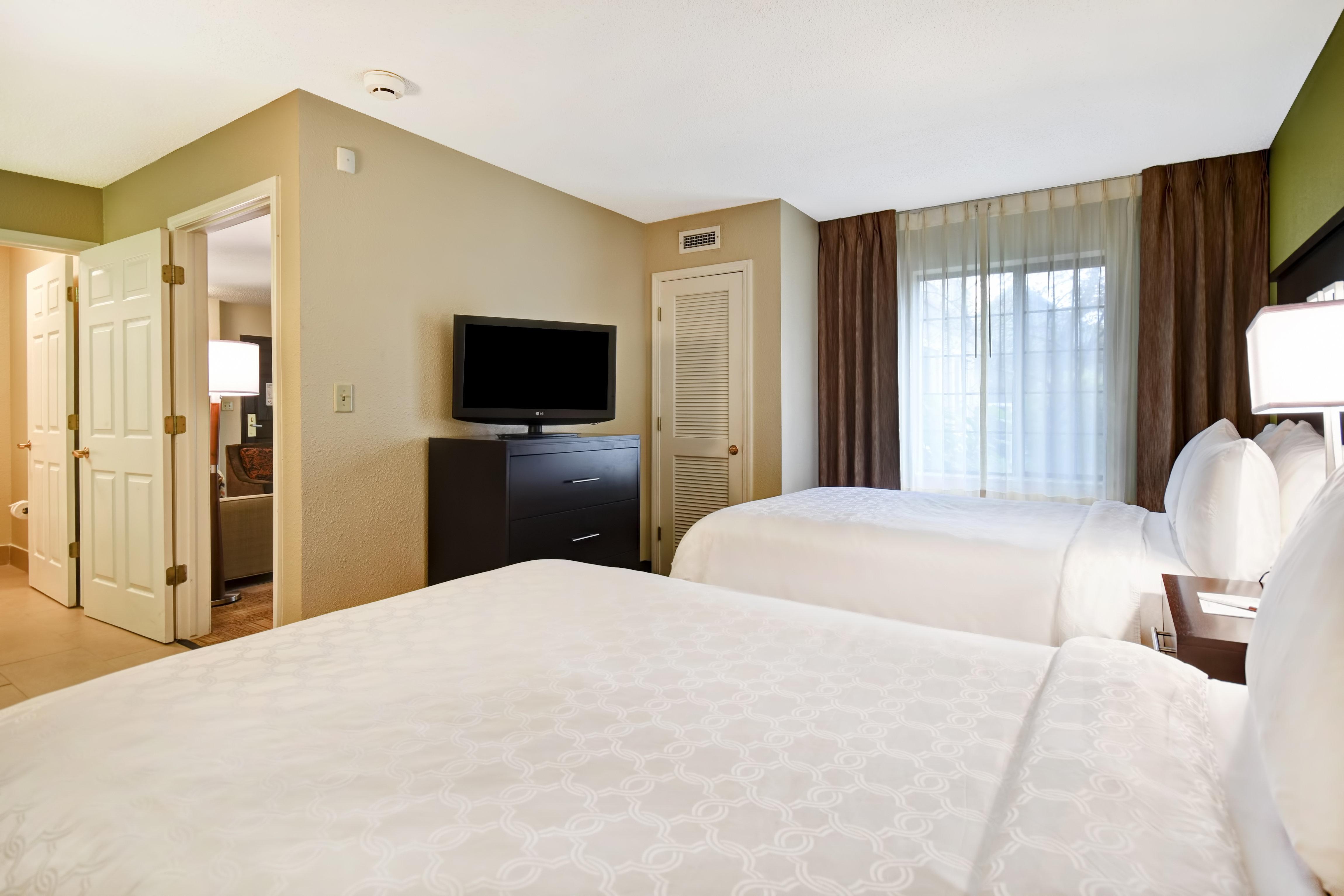 Staybridge Suites Grand Rapids-Kentwood By Ihg Cascade Exterior photo