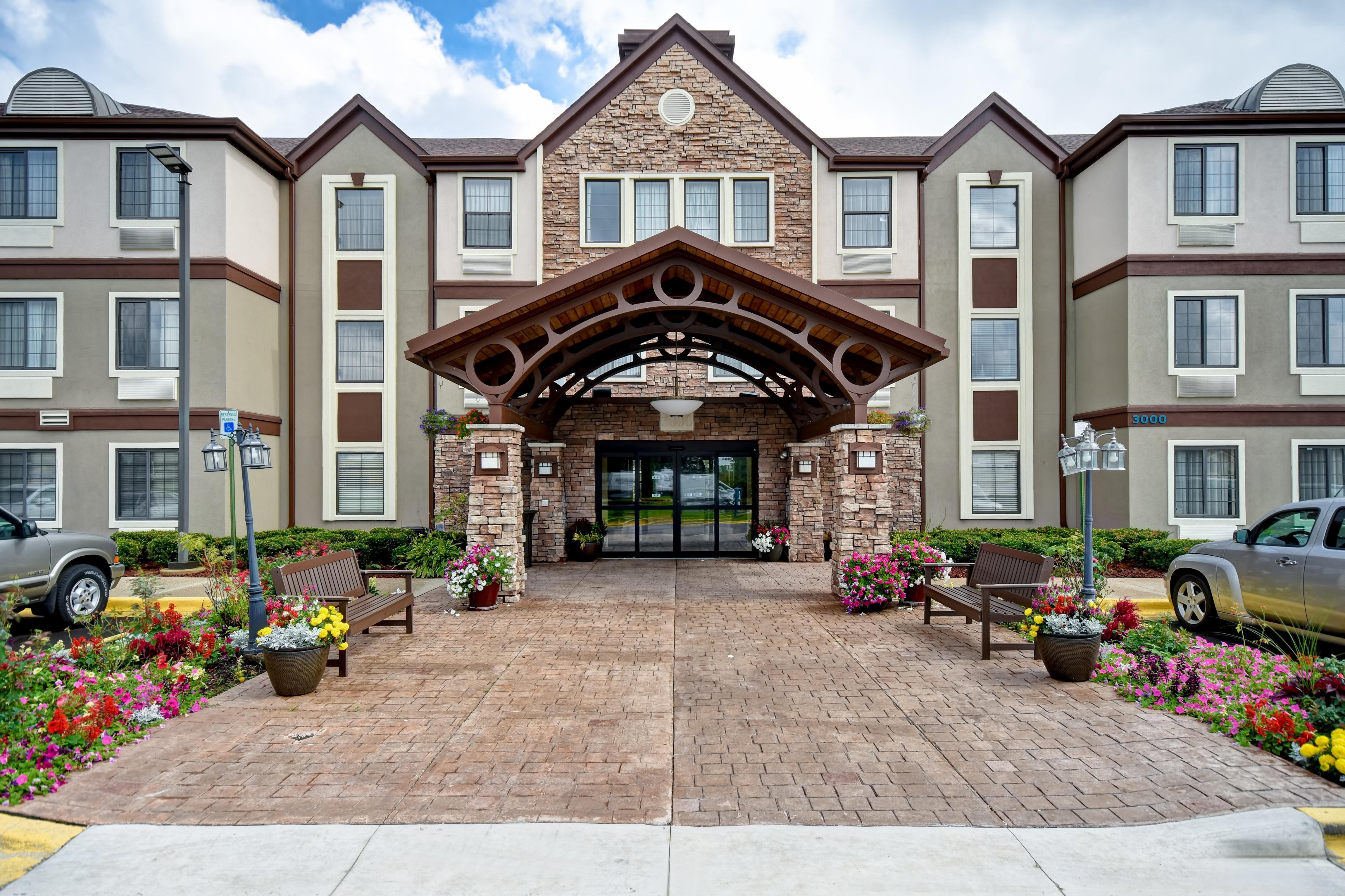 Staybridge Suites Grand Rapids-Kentwood By Ihg Cascade Exterior photo