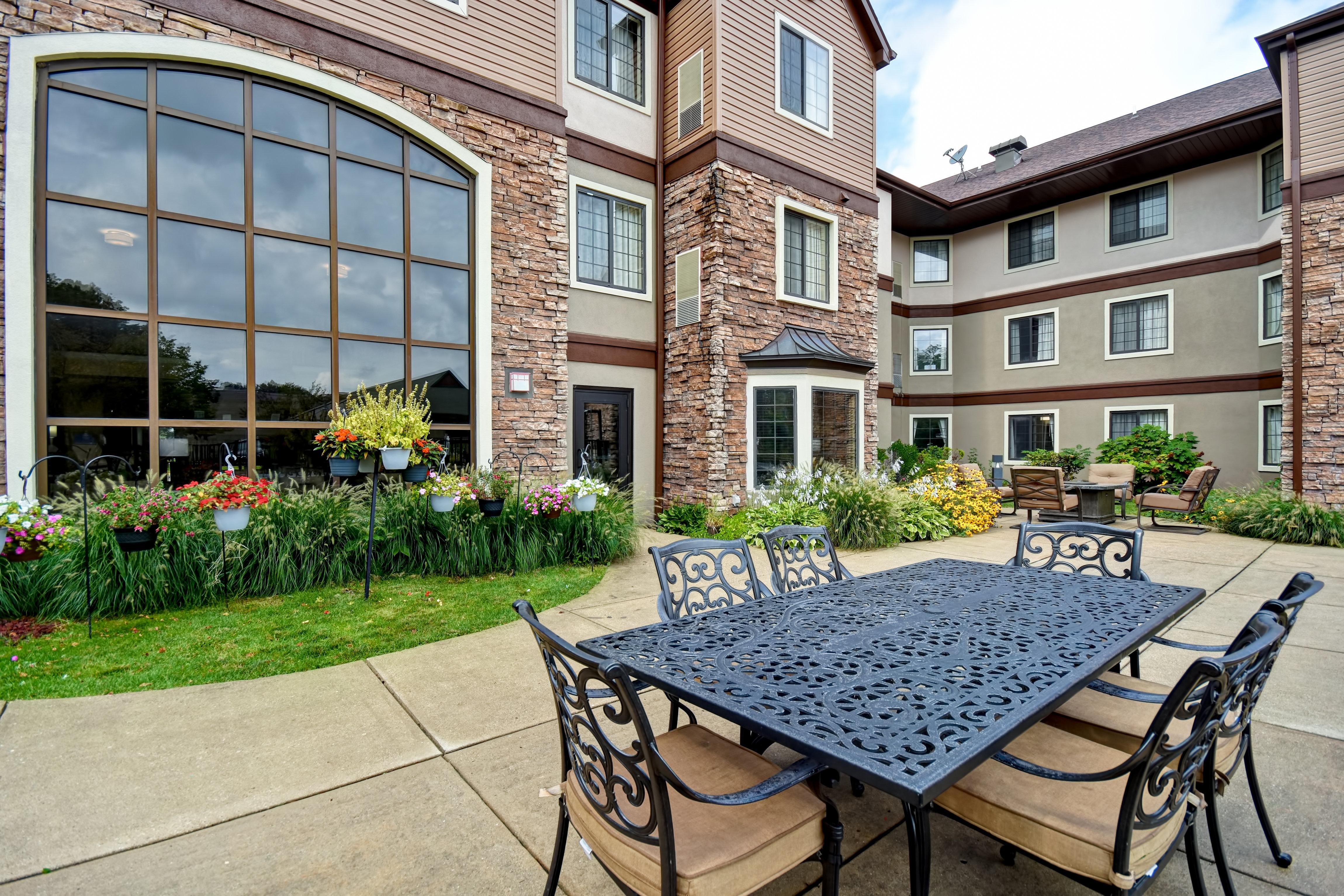Staybridge Suites Grand Rapids-Kentwood By Ihg Cascade Exterior photo