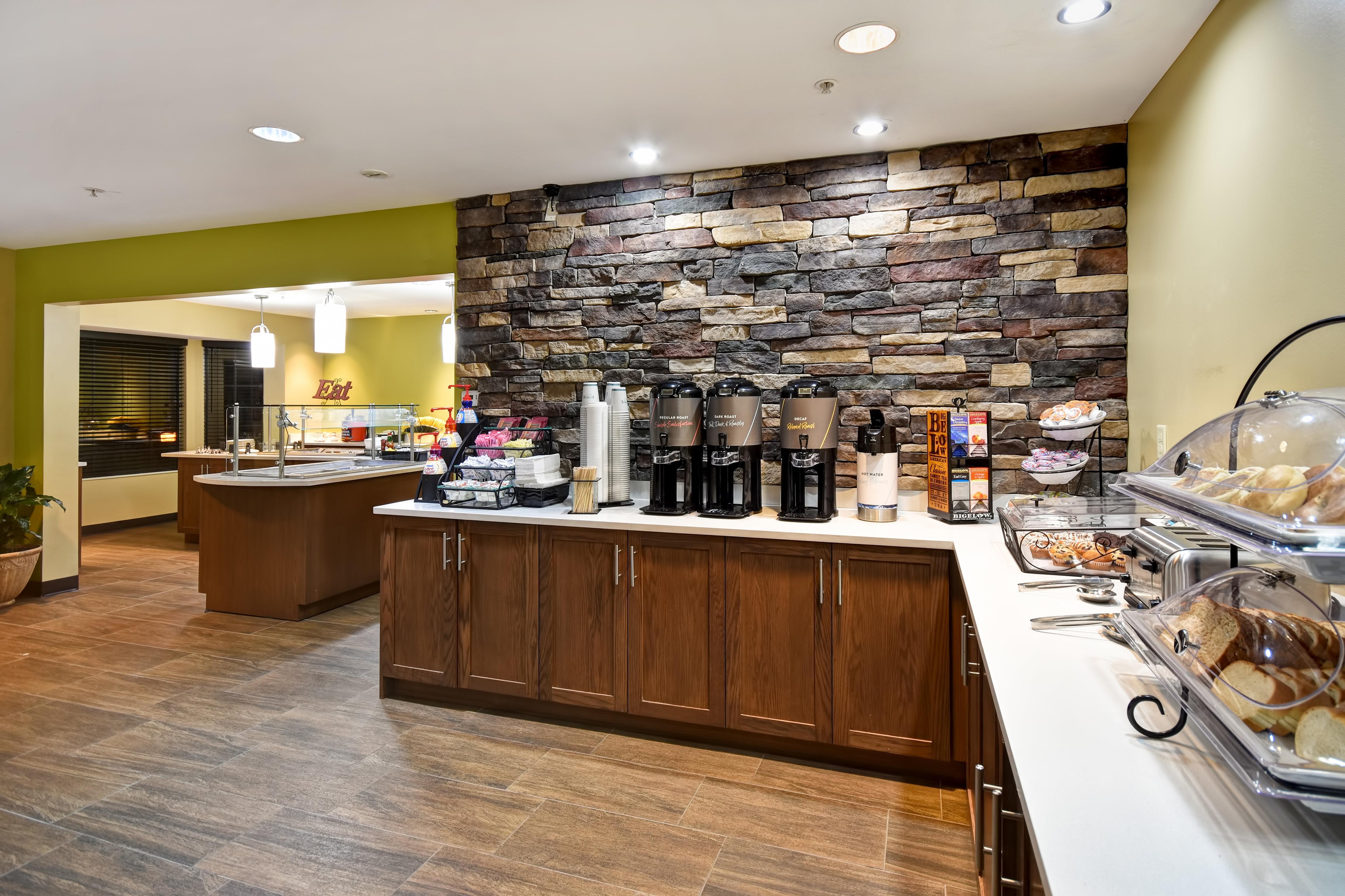 Staybridge Suites Grand Rapids-Kentwood By Ihg Cascade Exterior photo