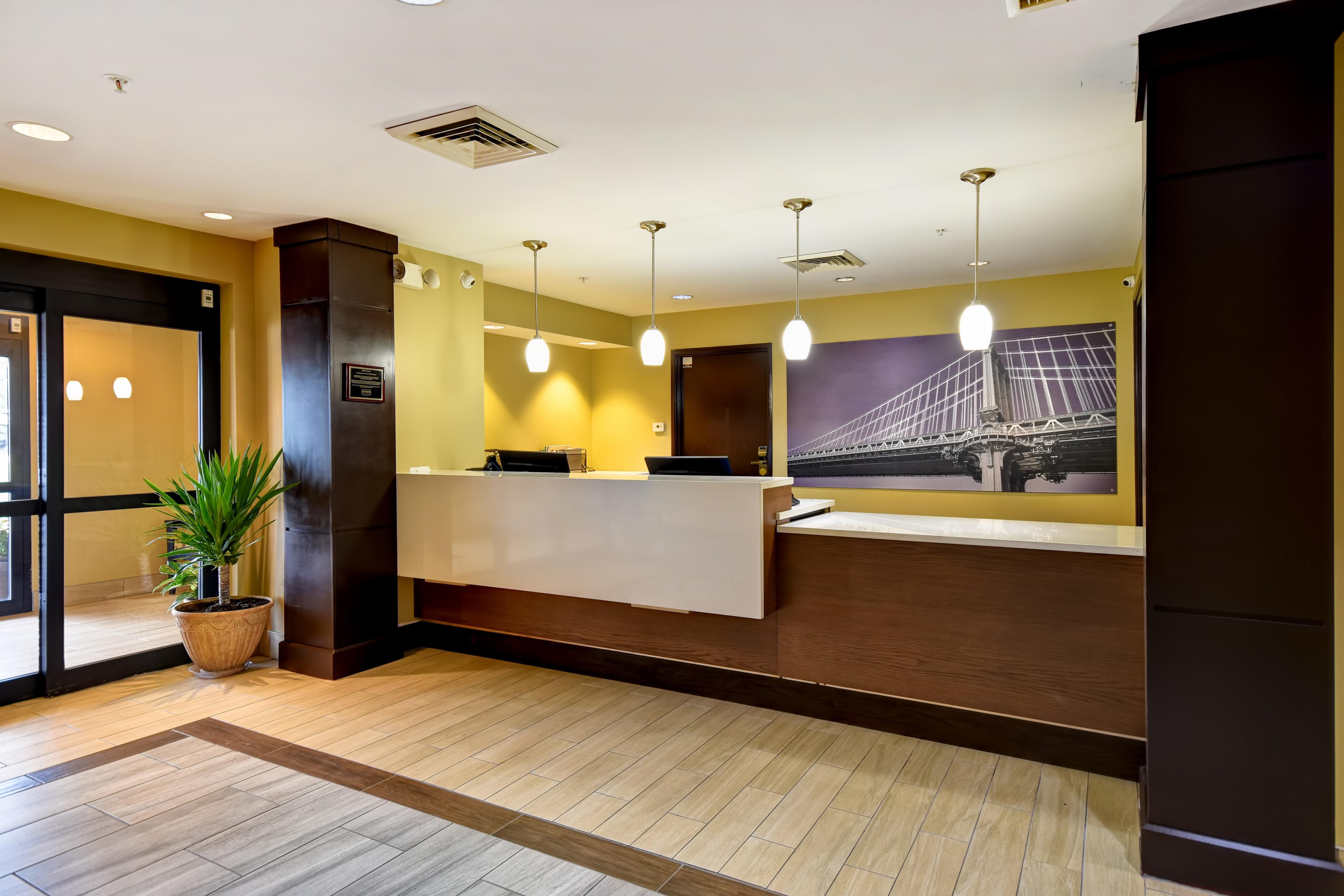 Staybridge Suites Grand Rapids-Kentwood By Ihg Cascade Exterior photo