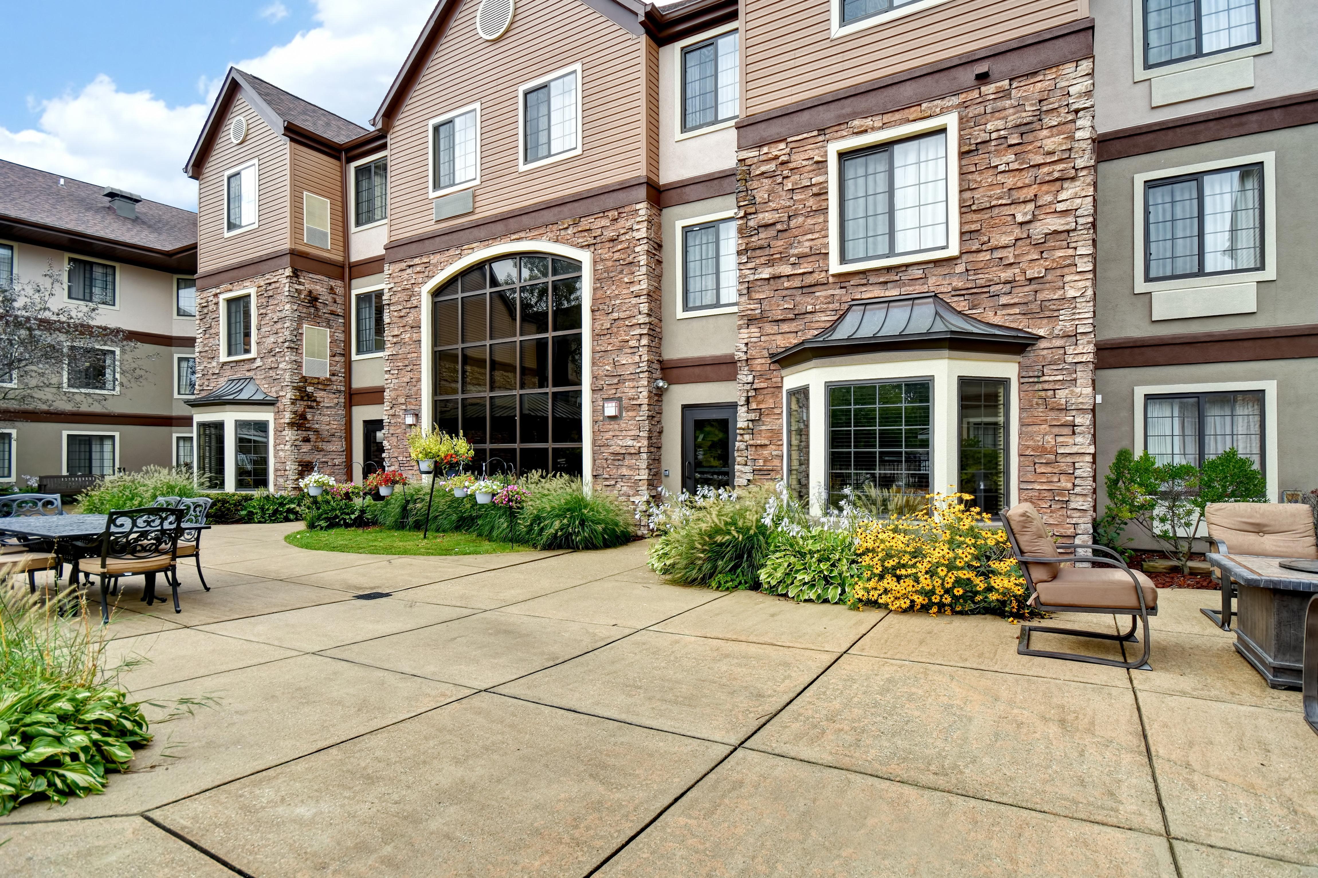Staybridge Suites Grand Rapids-Kentwood By Ihg Cascade Exterior photo
