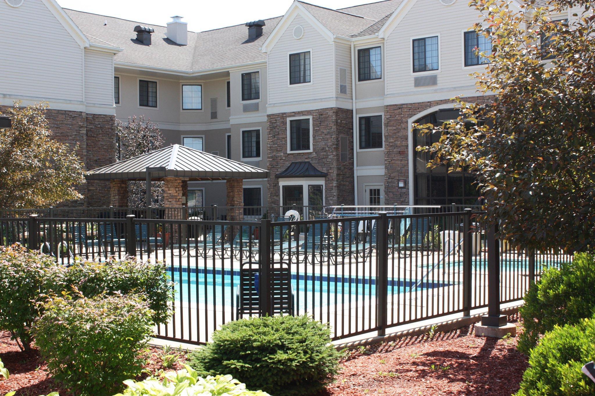 Staybridge Suites Grand Rapids-Kentwood By Ihg Cascade Exterior photo