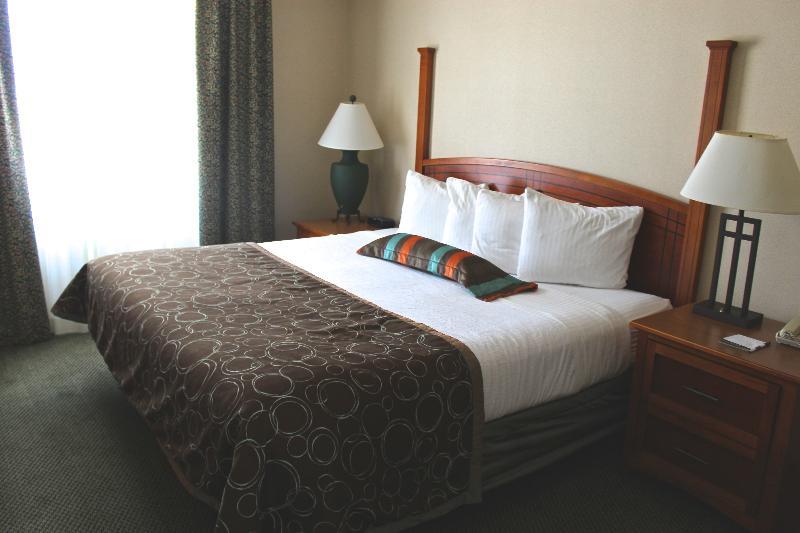 Staybridge Suites Grand Rapids-Kentwood By Ihg Cascade Exterior photo